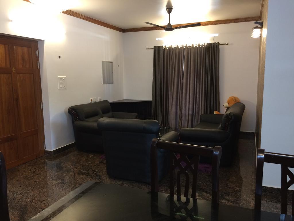 Beersheba Three Bed Room A/C Apartments Thiruvananthapuram Exteriör bild