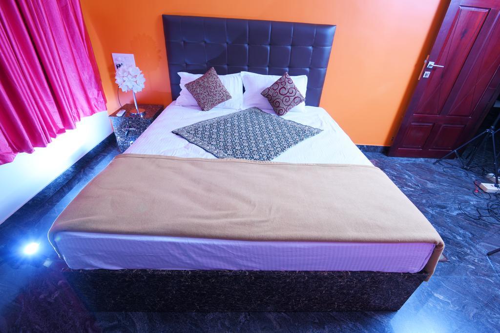 Beersheba Three Bed Room A/C Apartments Thiruvananthapuram Exteriör bild