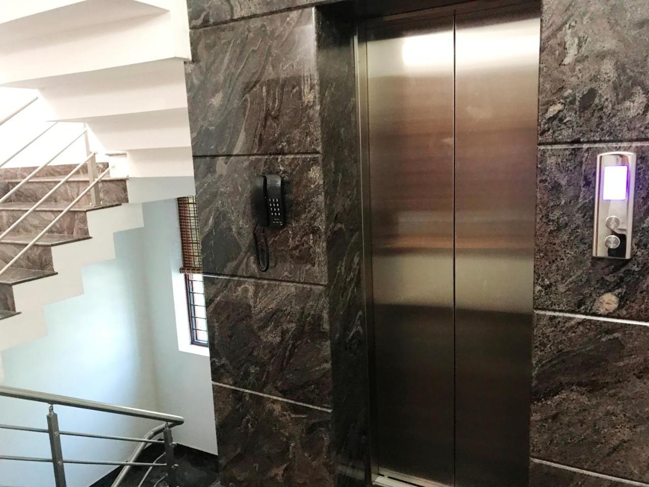Beersheba Three Bed Room A/C Apartments Thiruvananthapuram Exteriör bild